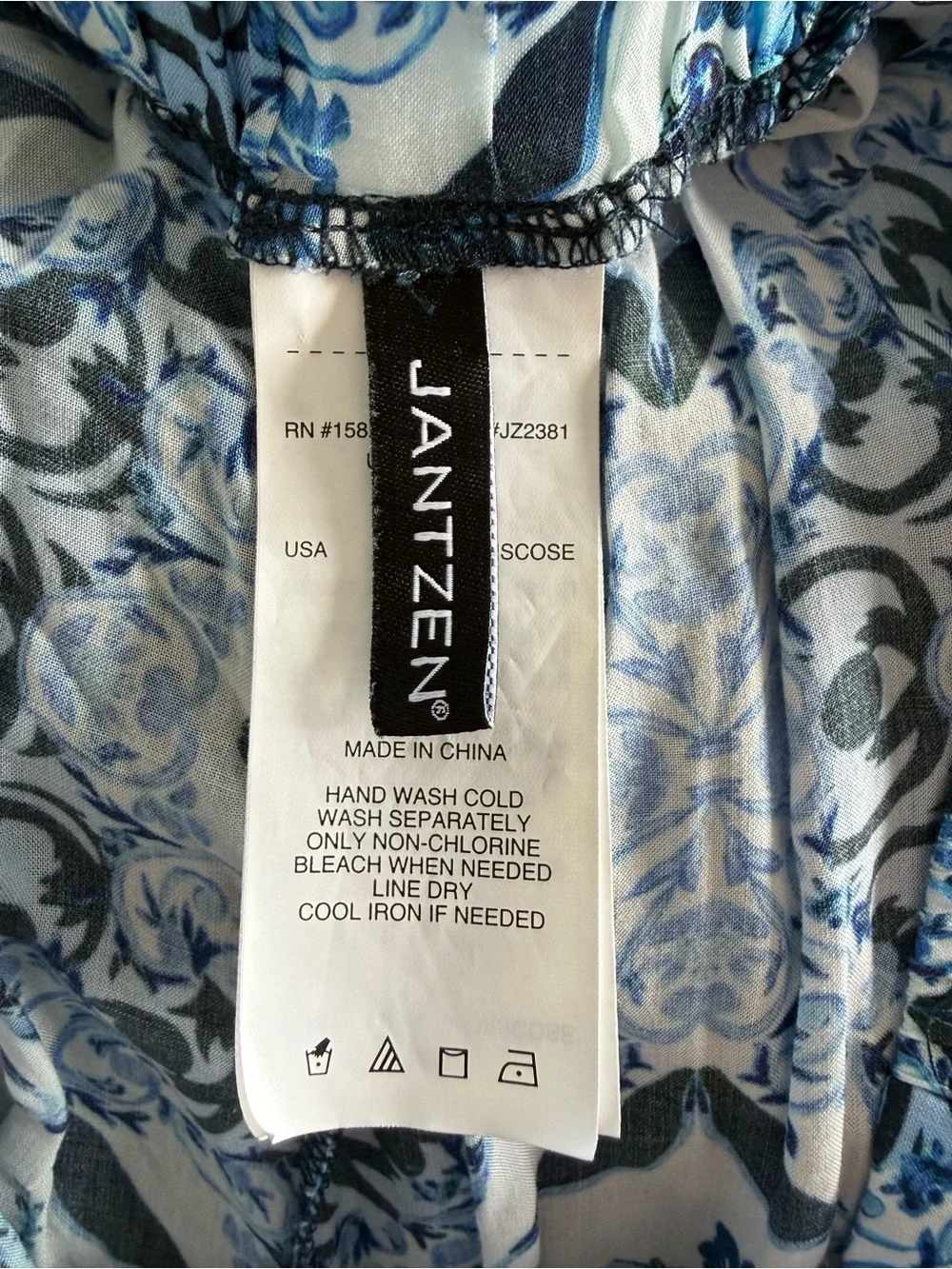 Jantzen Blue Floral Tile Print Casual Resort Shorts - NWOT XL